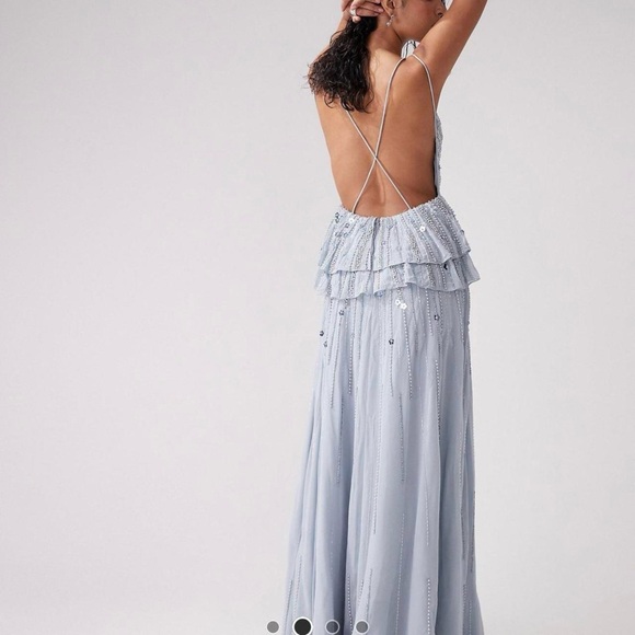 🦋Deep V Cami Peplum Maxi Dress🦋 - Picture 3 of 4